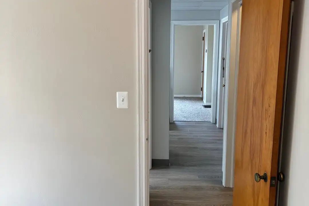 425 Lyon St NE unit 4 - More