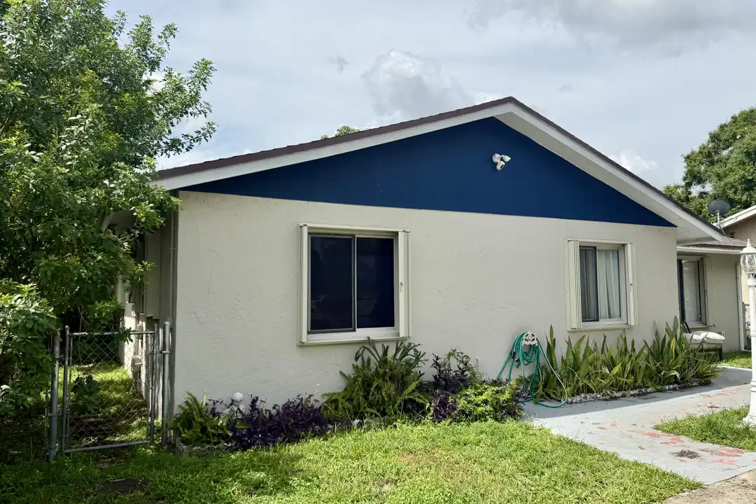 7714 SW 8th Ct – photo 1