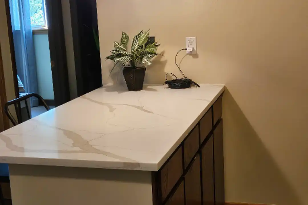 1315 Sparta Plaza - More
