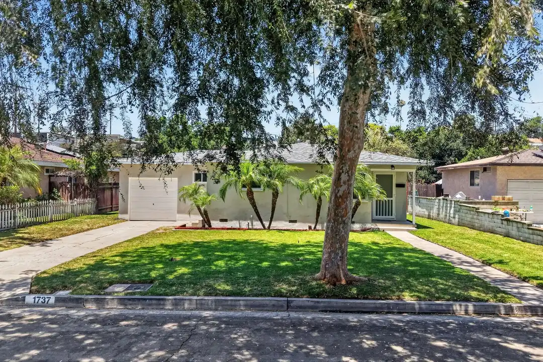 1737 W Jacaranda Pl - View 2