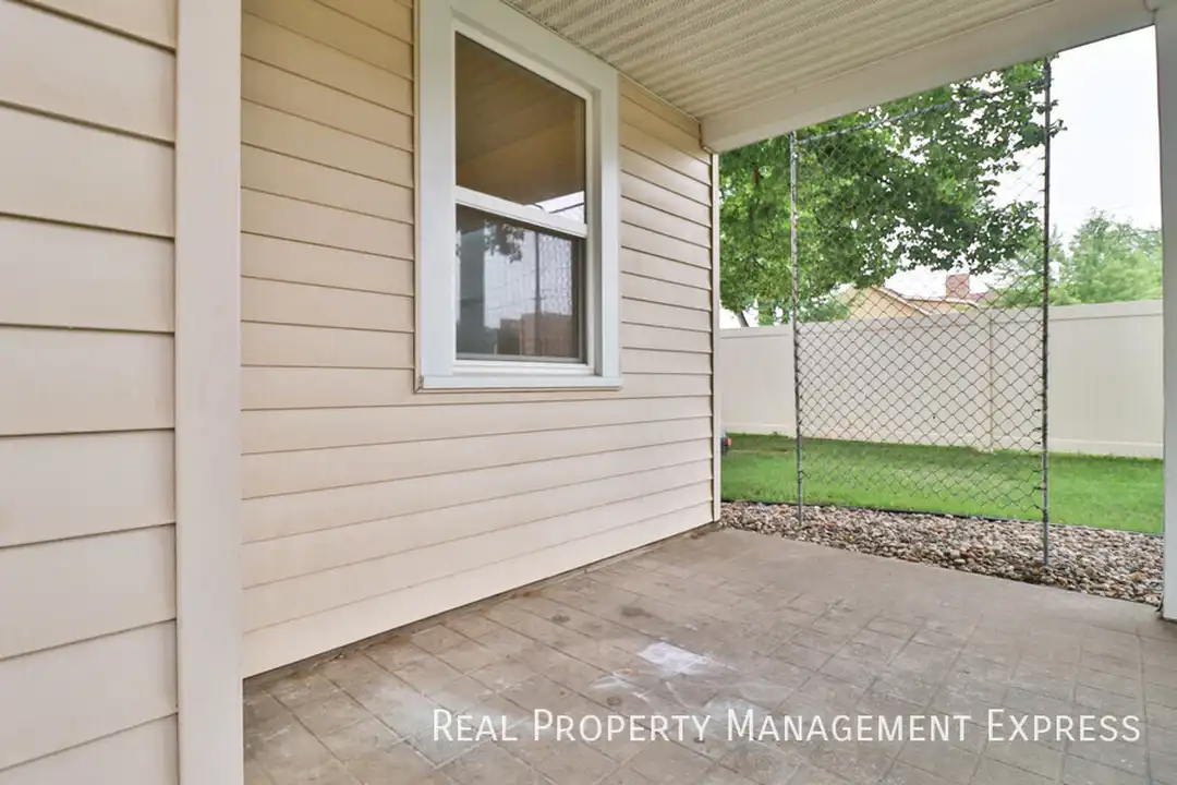 1412 W 17th St - View 5