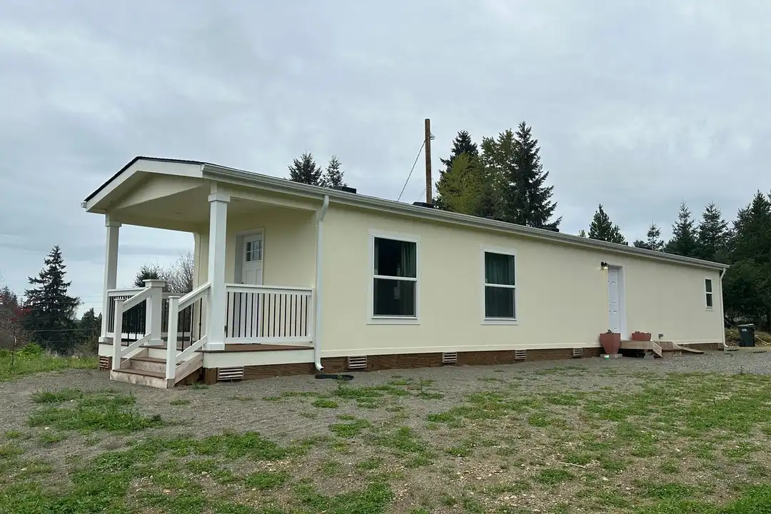 11925 Hillcrest Dr SE - View 2