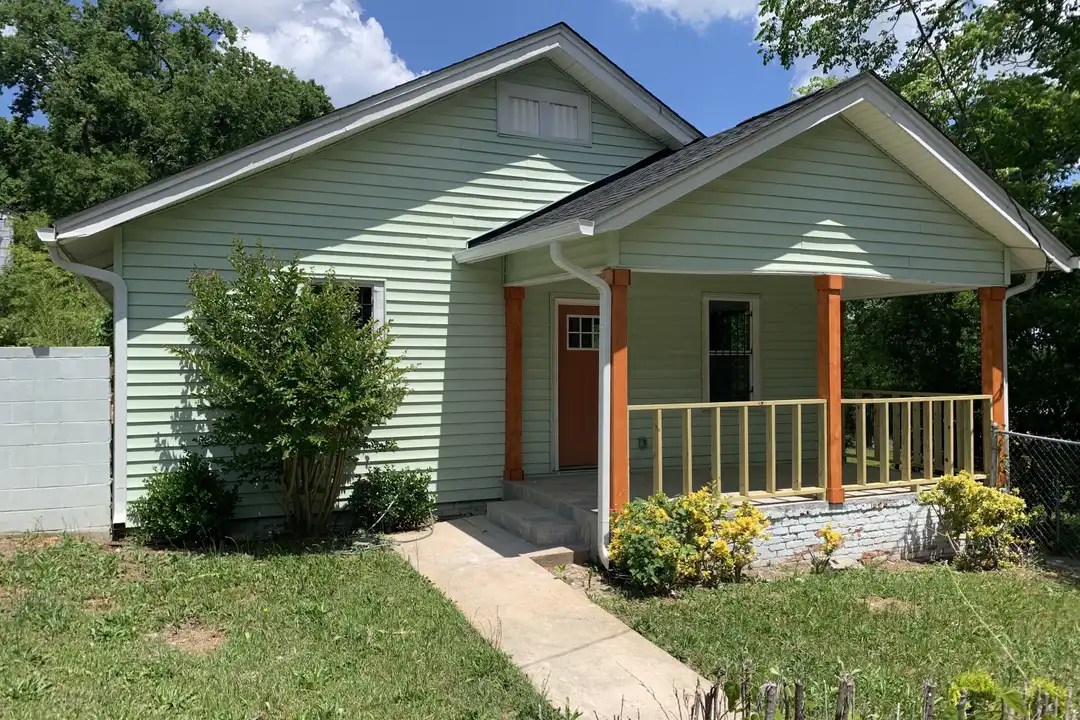 747 Harrold St – photo 1