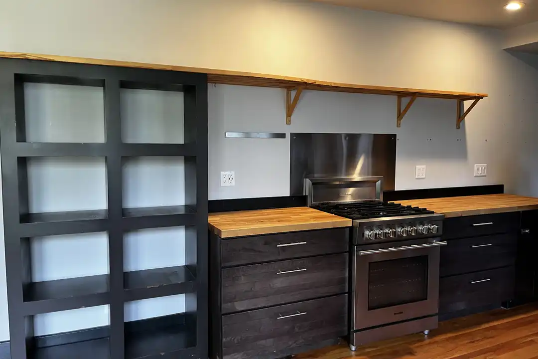 12 Bank St – photo 1