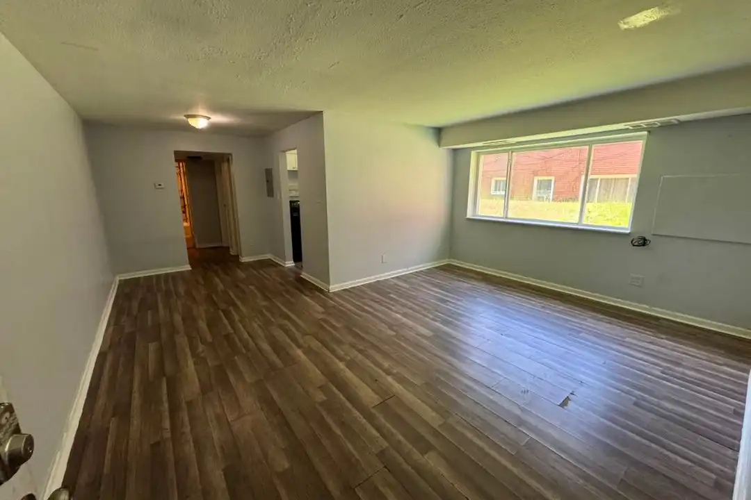 13965 Superior Rd unit 7B – photo 1 of 9