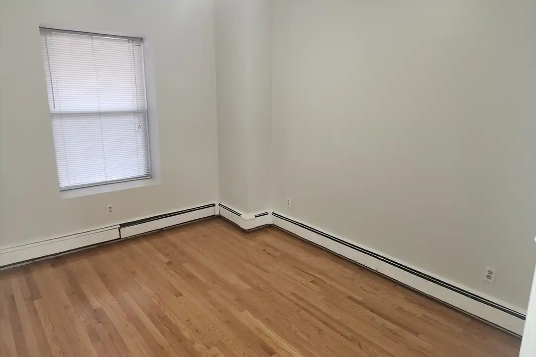 3150 Washington St unit 2 – další