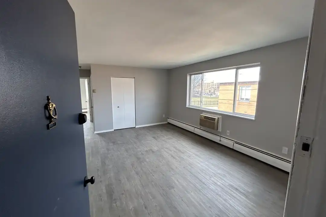 5273 E 126th St unit 73-202 – photo 1