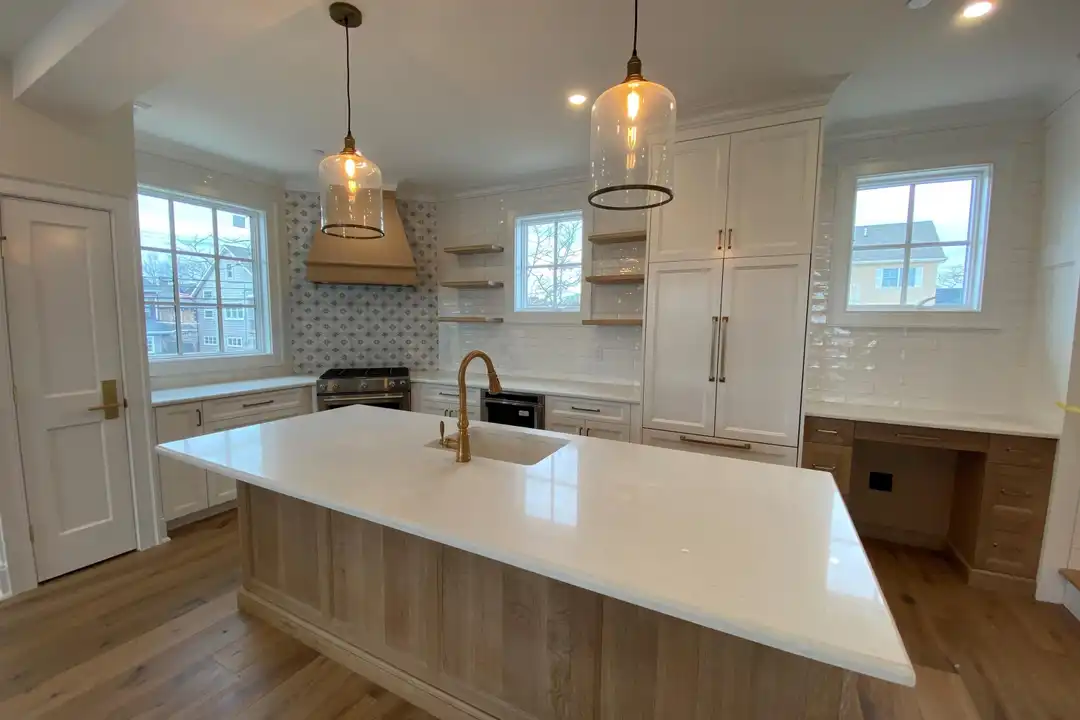 412 Lake Ave - View 4