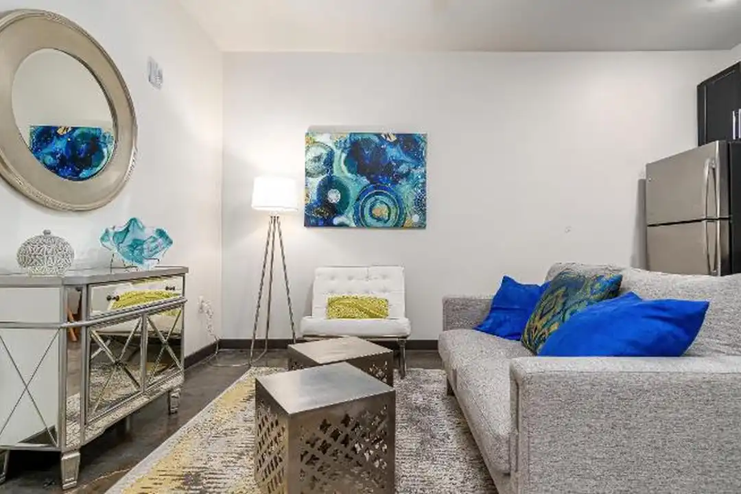 Apartment in Burlington - More