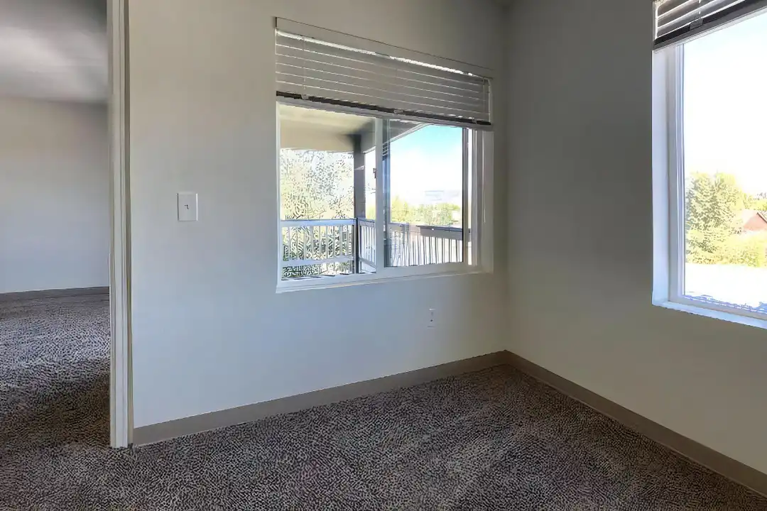 201 Ten Mile Dr W - View 4