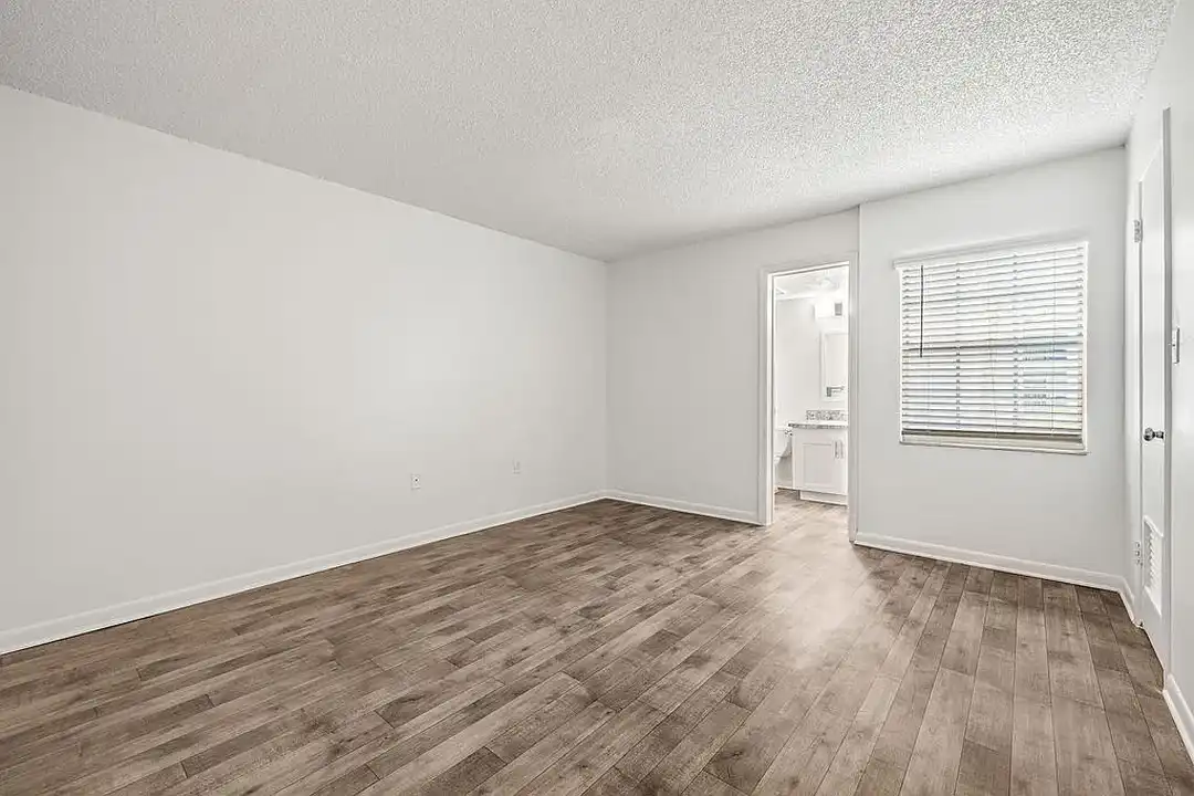 Hanley Place - 7315 W Hanna Ave - Tampa, FL | Rent.
