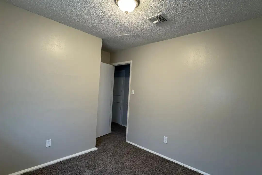 3310 SW Salinas Dr - More