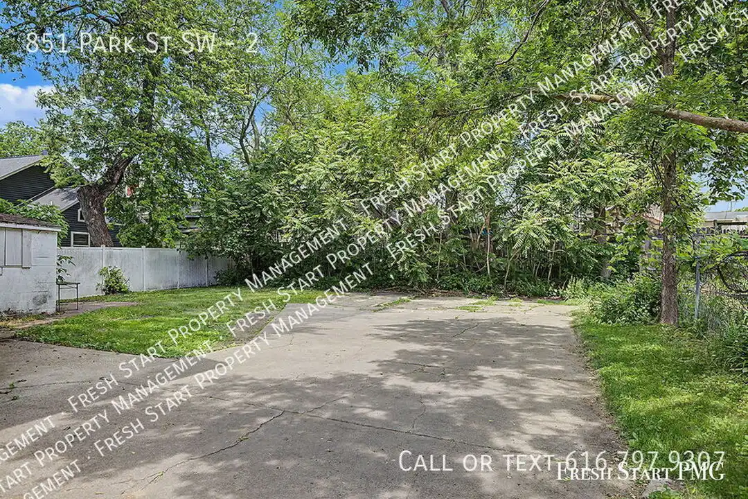 House in Grand Rapids - View 4