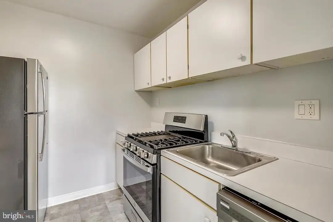 4201 Cathedral Ave NW #1218E - View 6
