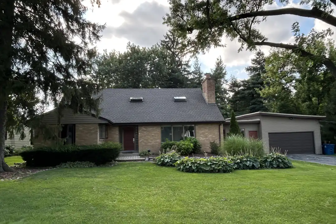 12022 S 71st Ave – photo 1 of 18