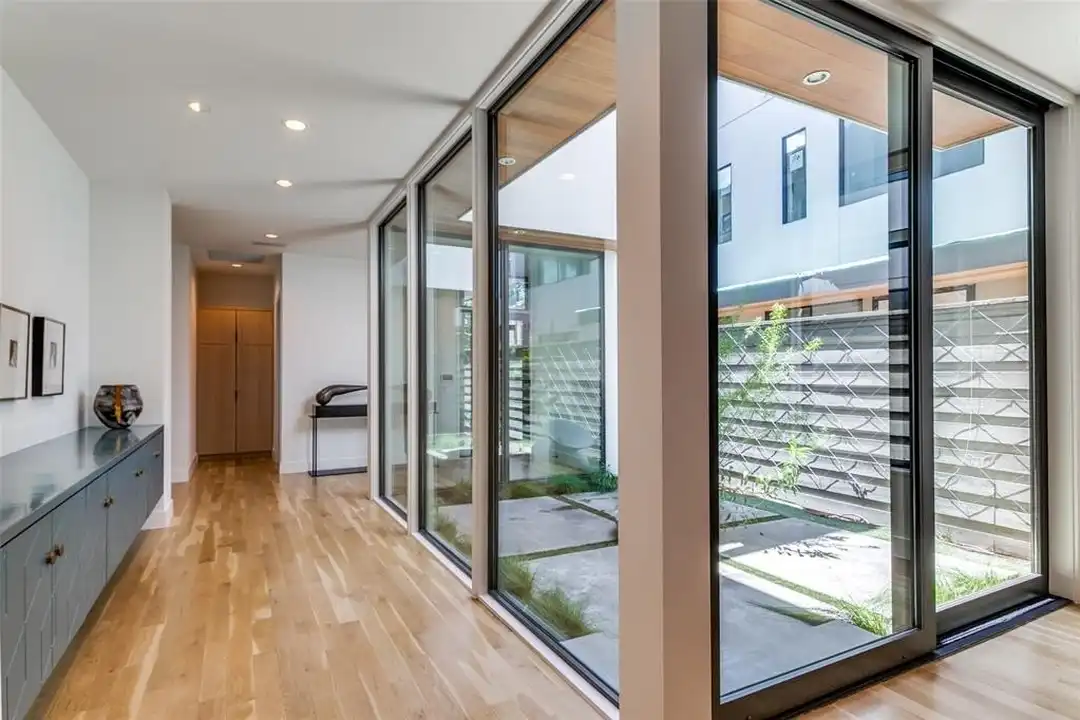 House in Dallas - View 4