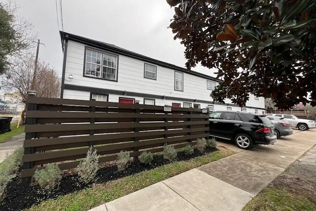 4301 La Branch St unit B - View 5