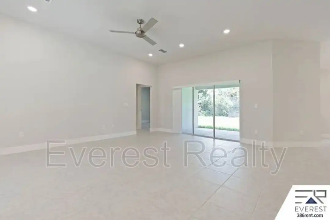 9 Buffalo Grove Pl - More