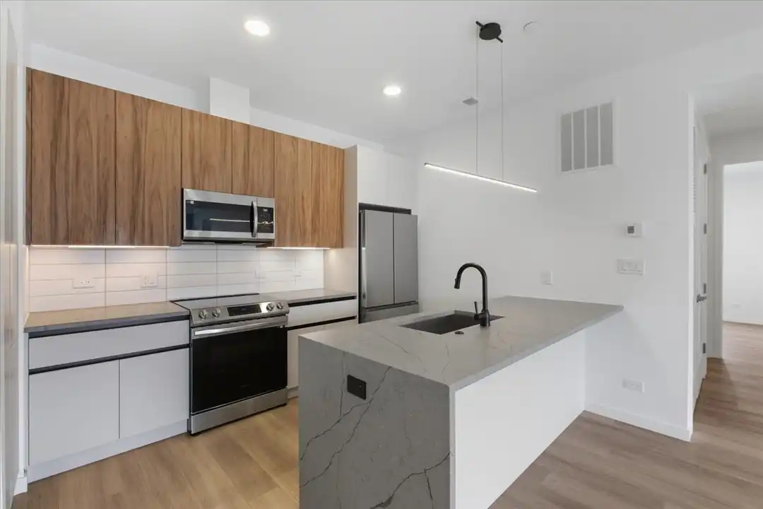 204 S Leavitt St unit 302 - View 3