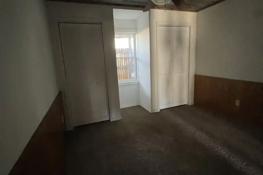 401 E Krebs Ave - View 3