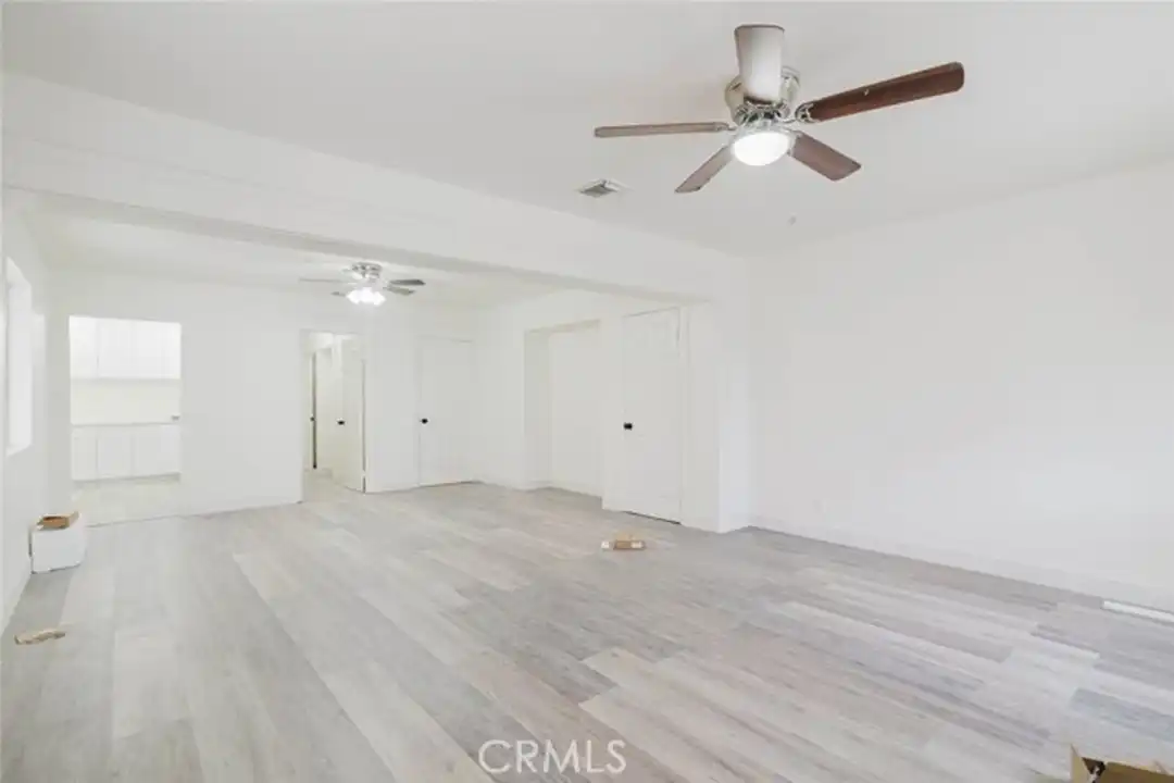 5257 Fountain Ave - View 3