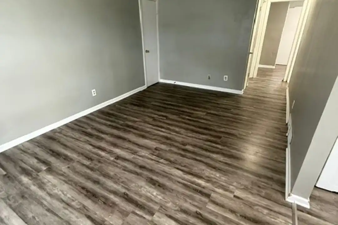 523 3 Mile Rd unit 4 – photo 1