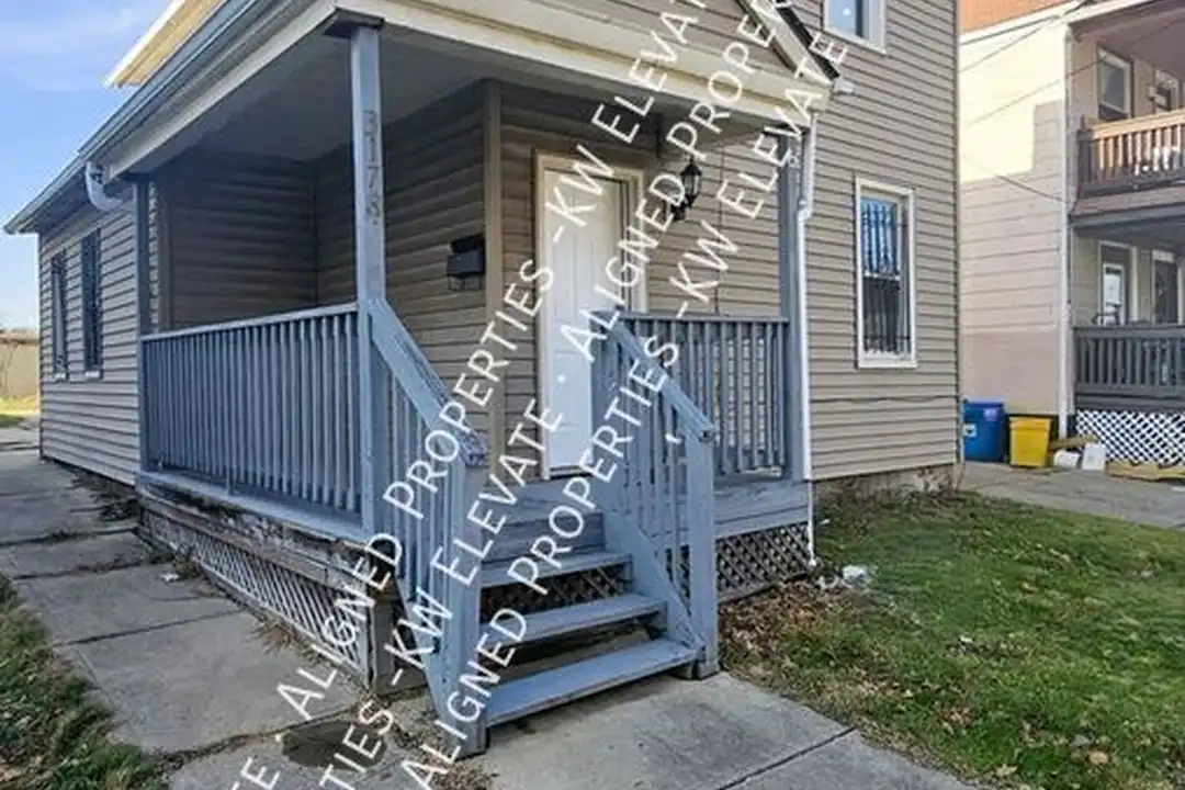 3178 W 41st St – photo 1