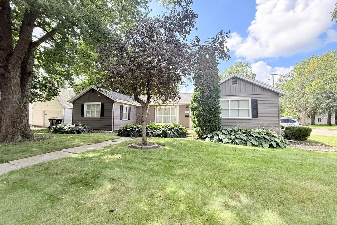 31 University Ct – photo 1