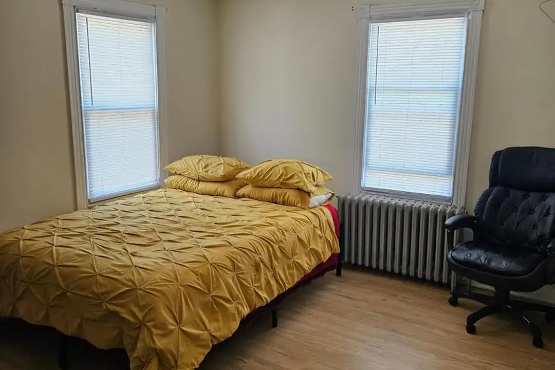 2266 Jenkintown Rd – photo 1 of 7