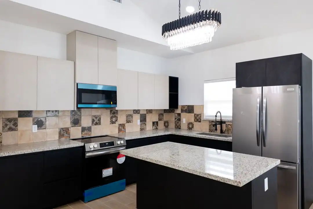 612 Moar Dr unit 1 - View 2