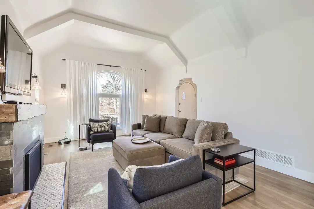 1468 Tennyson St - More