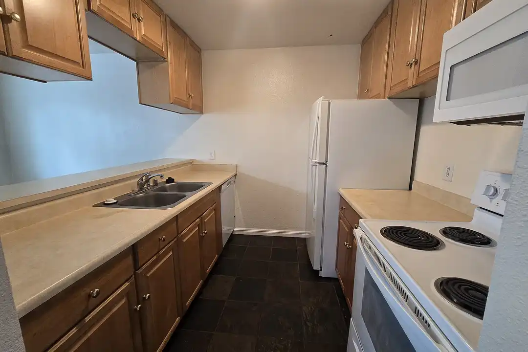Echo Manor Apartments - View 6