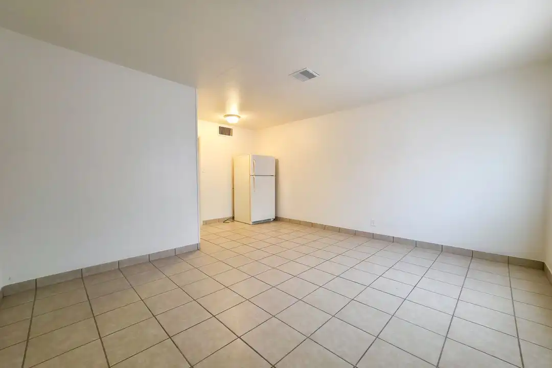 585 W 3rd St unit 585 W 3rd St – photo 1 of 7