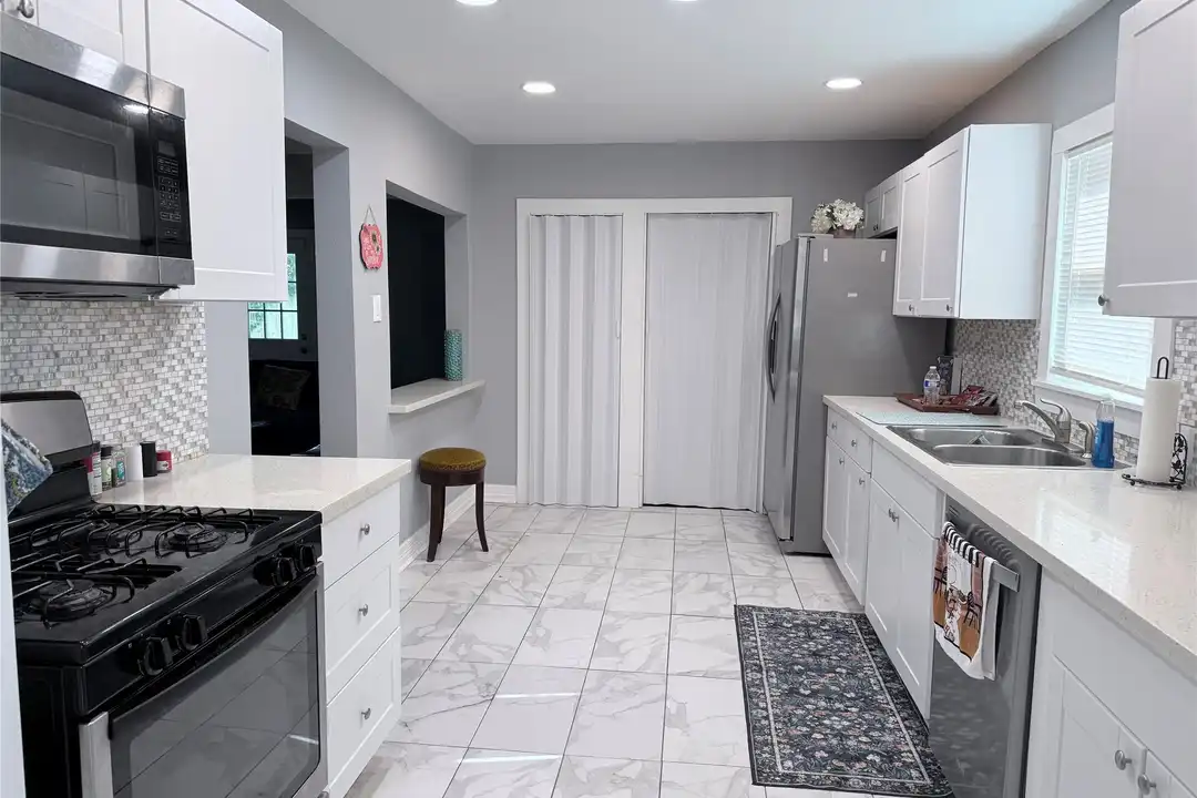 3834 Rosedale St - View 2