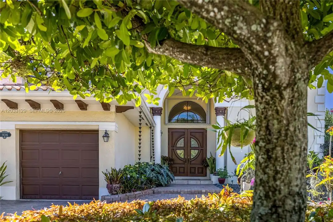 House in Cutler Bay - View 5