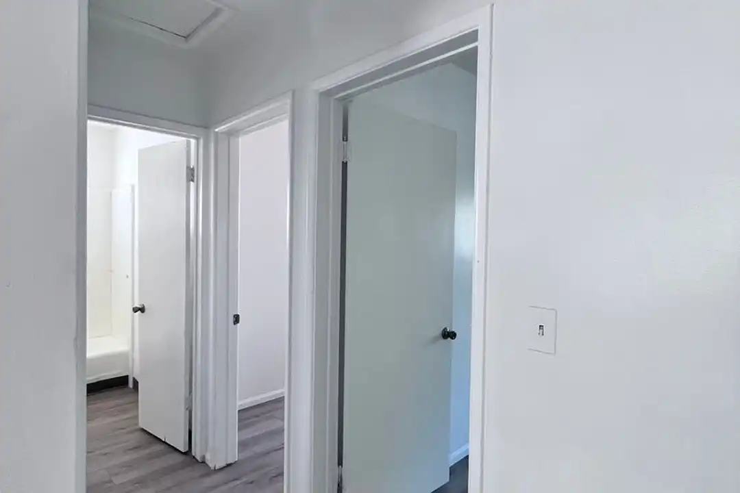 901 E High Ave unit # 903 - View 5