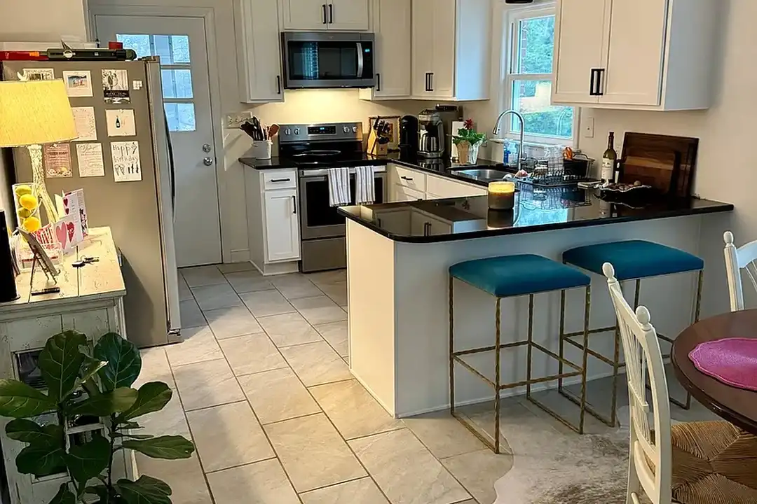 1635 W Lexington Ave Ext - View 2