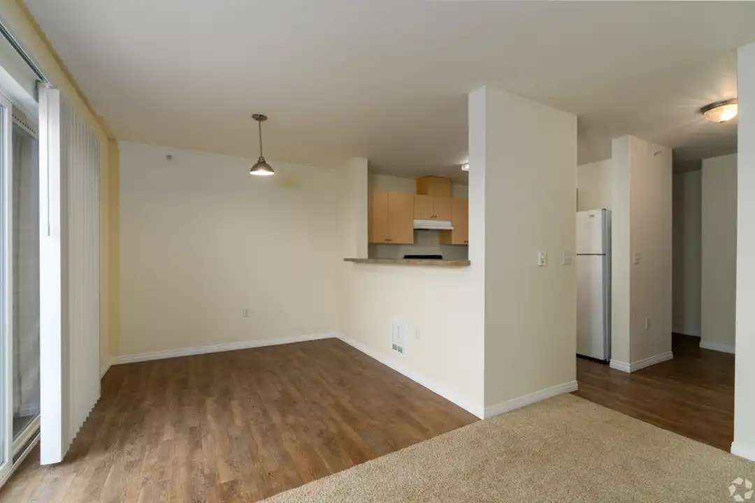 1715 S Hayford Rd unit J-202 - View 3