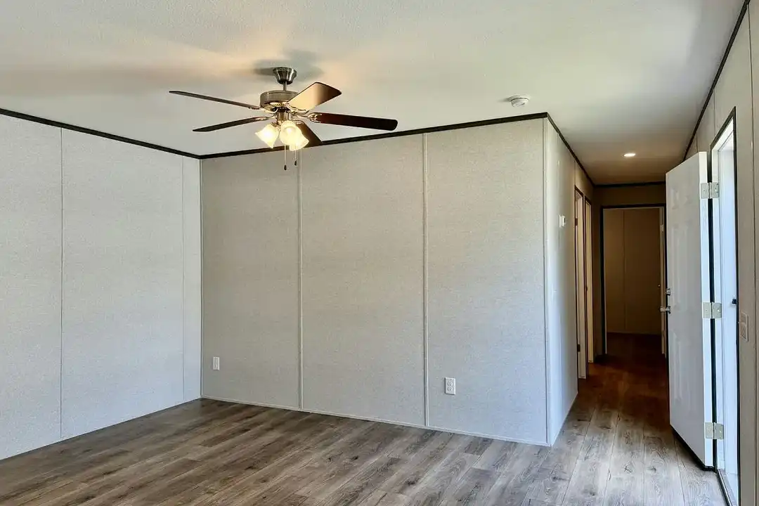 Suncoast MH & RV Resort – photo 1 of 31