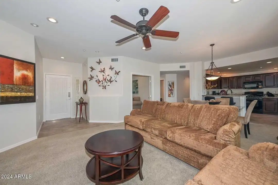 Apartment in Cave Creek - More