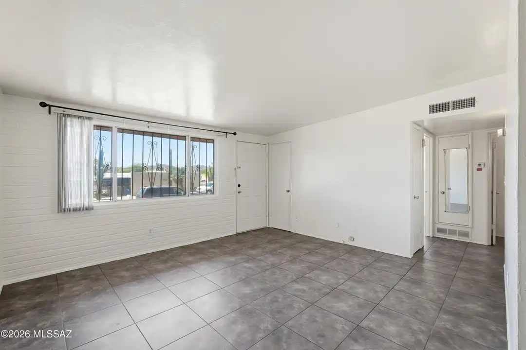 1808 W Caravelle Rd - View 5