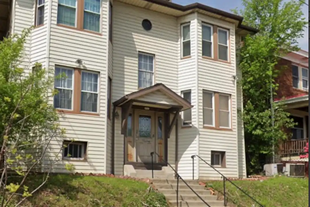 2824 Clermont Ave unit B – photo 1