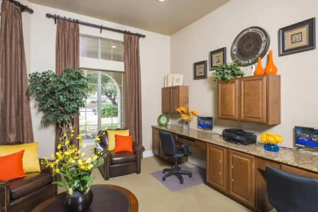 Apartment in San Antonio, Bexar - View 4