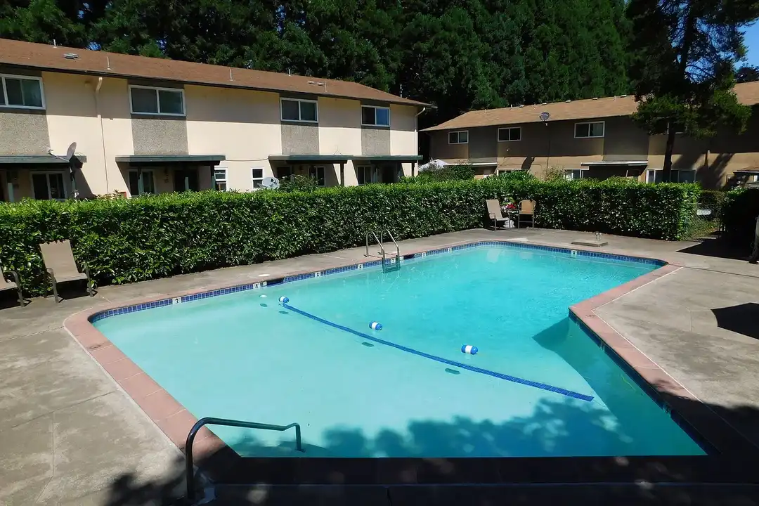 Cedar Meadow Apartments – photo 1