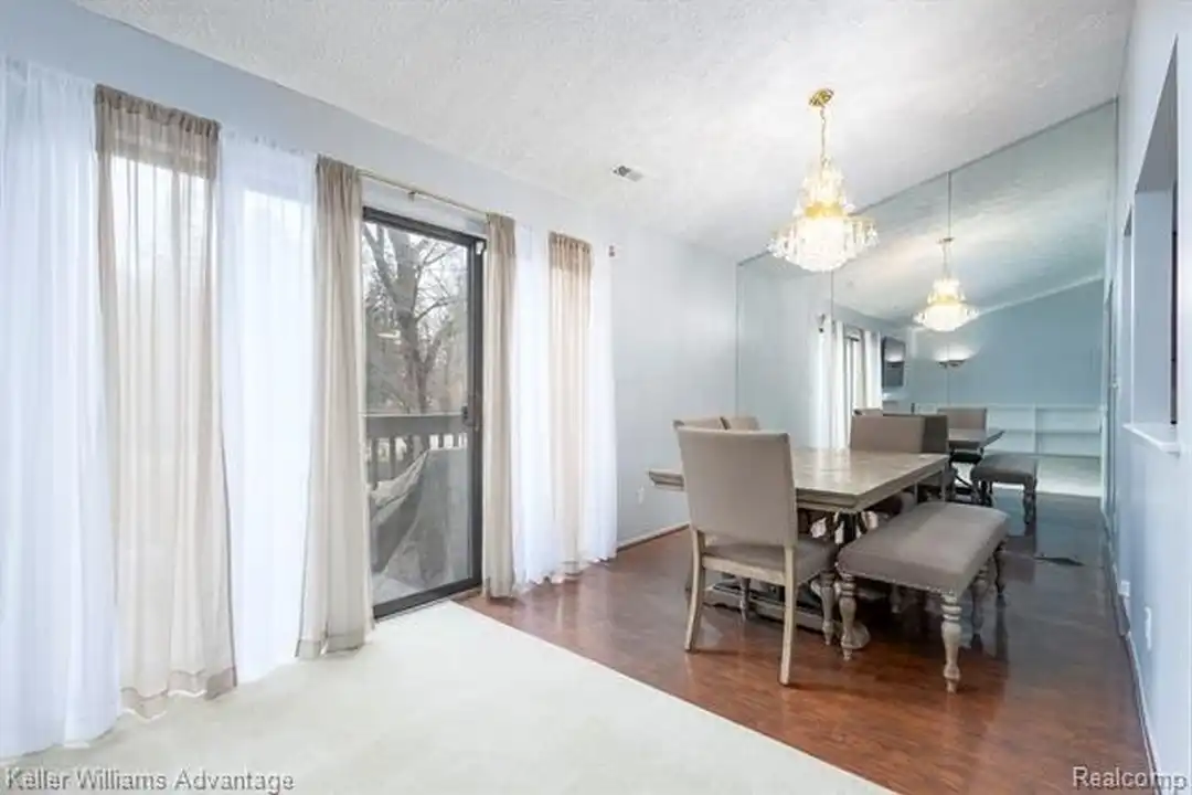 Apartment in Southfield - View 5