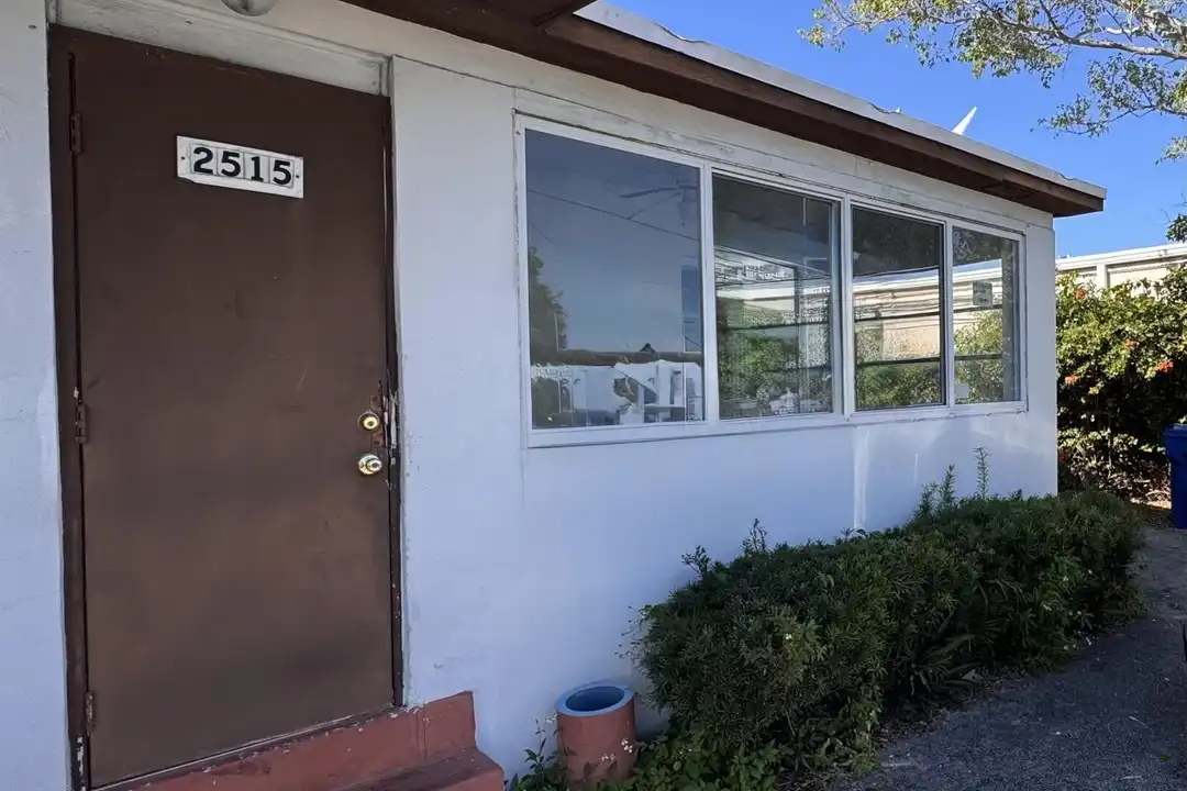 2515 Avenue E – photo 1 of 9
