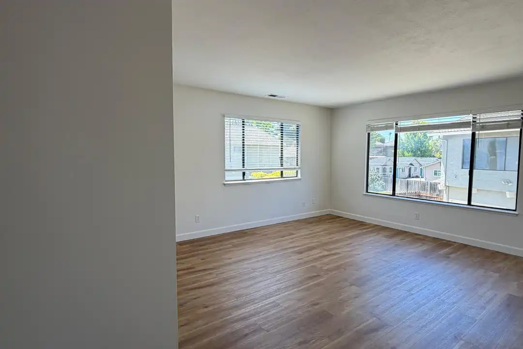 713 Frederick St - View 3