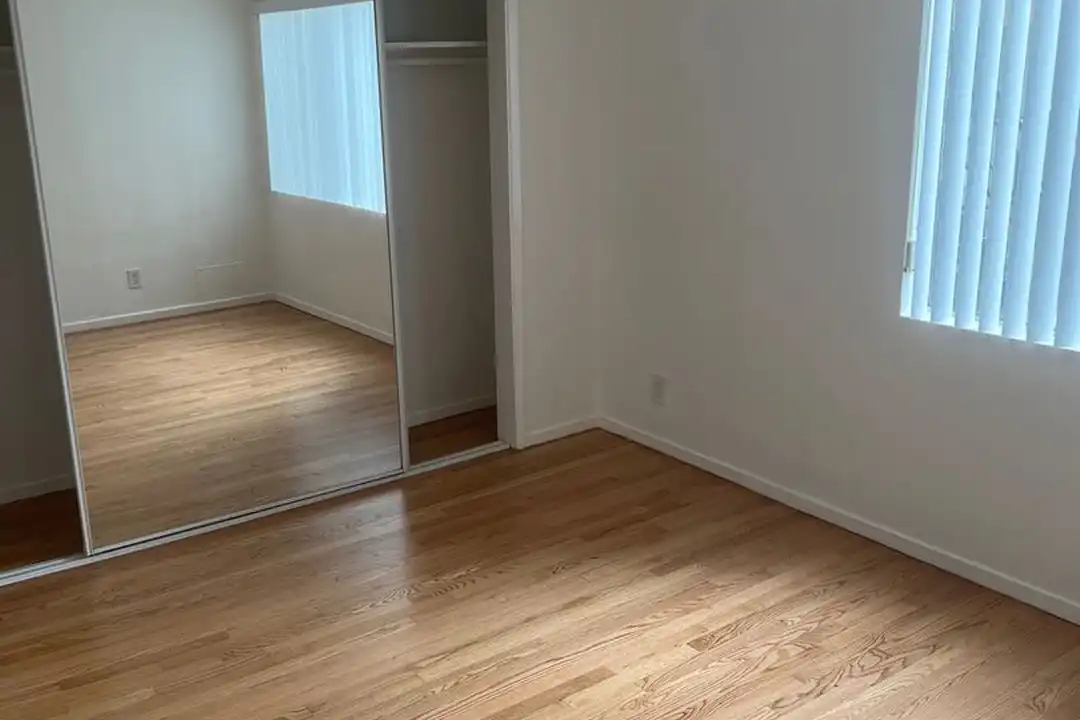323 Marine St unit 09 - View 6