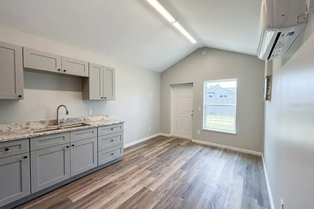 115 Ave F SW #B - More