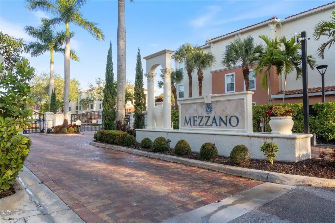 9905 Baywinds Blvd unit 2102 - View 5
